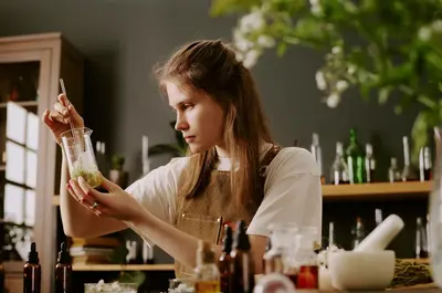 Perfumiarstwo: jak zostać perfumiarzem?