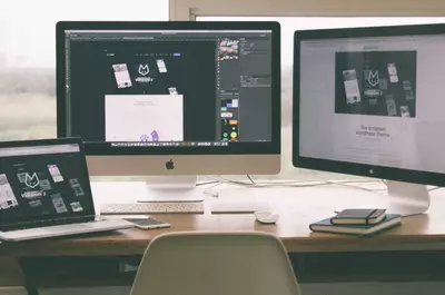 Jaki monitor wybrać do prowadzenia szkoleń przez internet?