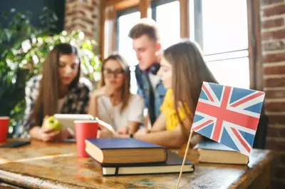 Jak zorganizować podróż na kurs językowy? Kursy językowe za granicą od A do Z