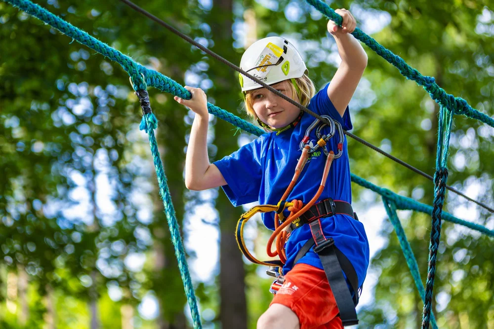 obóz dla dziecka: park linowy